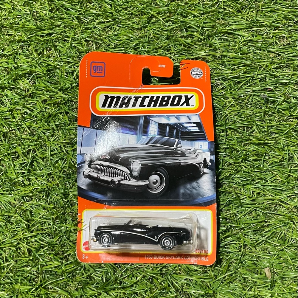 2022 Matchbox #83 1953 Buick Skylark Convertible